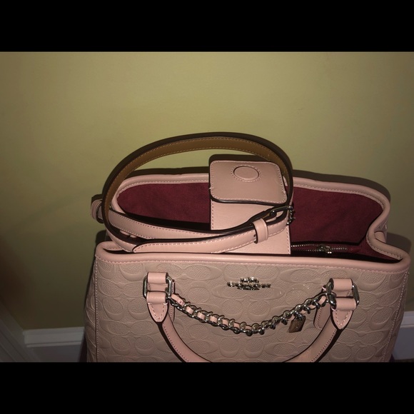 Brand New! Classy but fun!!! Take a look! - Picture 2 of 5